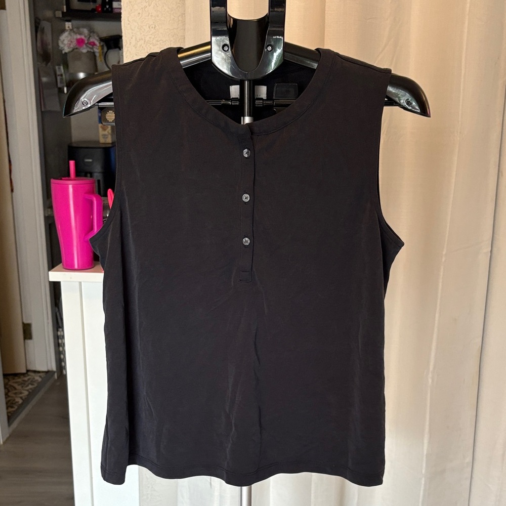 Lou & Grey Black Sleeveless Tank Top